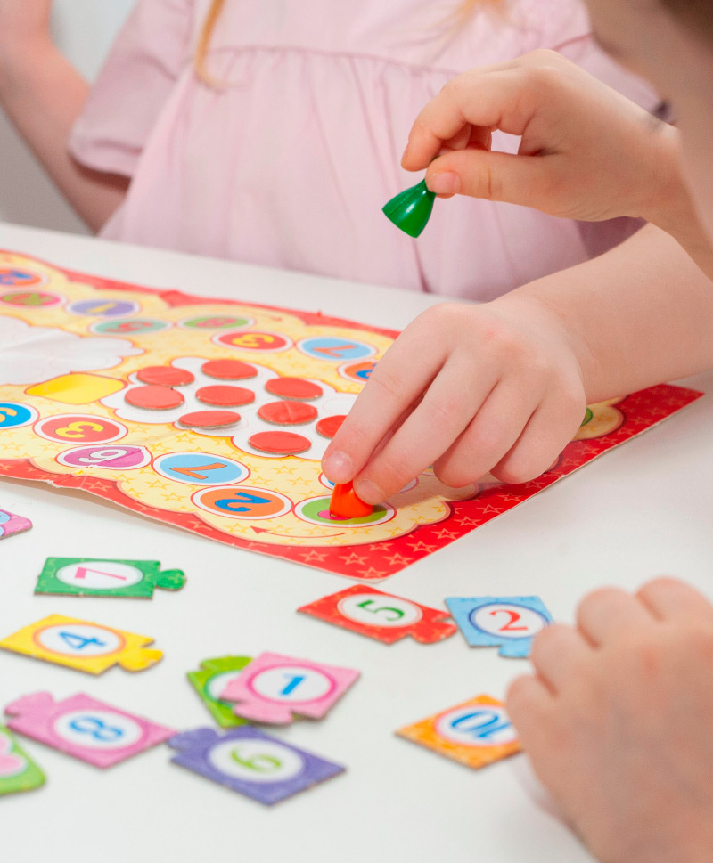 Juegos de mesa talleres neurojuegos. Espacio Neuro tu clínica de Neuropsicología en León, rehabilitación, estimulación y aprendizaje en León